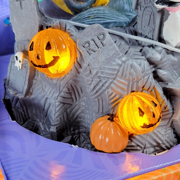 Disney Nightmare Before Christmas Zero 6" Musical LED Disney Waterglobe New - Picture 8 of 10